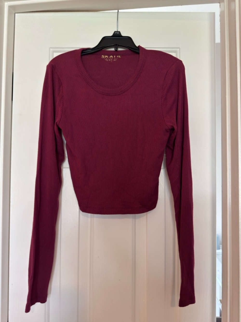 Skatie Ribbed Long-Sleeve Crop Top in Deep Berry